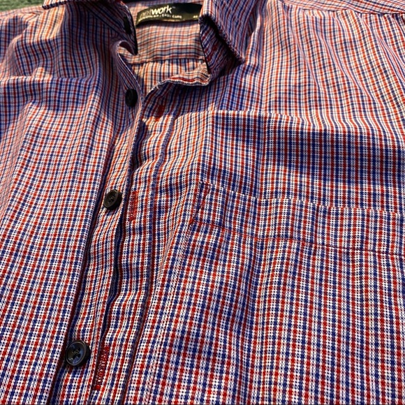 Classic Red White and Blue Striped Pattern Long Sleeve Button Up Medium - Picture 2 of 3